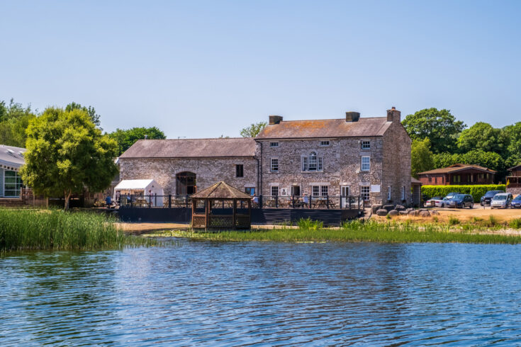 south lakeland leisure village - the water's edge restaurant