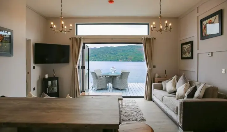 Luxury Lodges in Loch Ness with Hot Tub